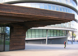 Retail Outlet in front of the General assembly building for the Greater London Authority, City Hall, The Queens Walk, More London, London SE1 2AA